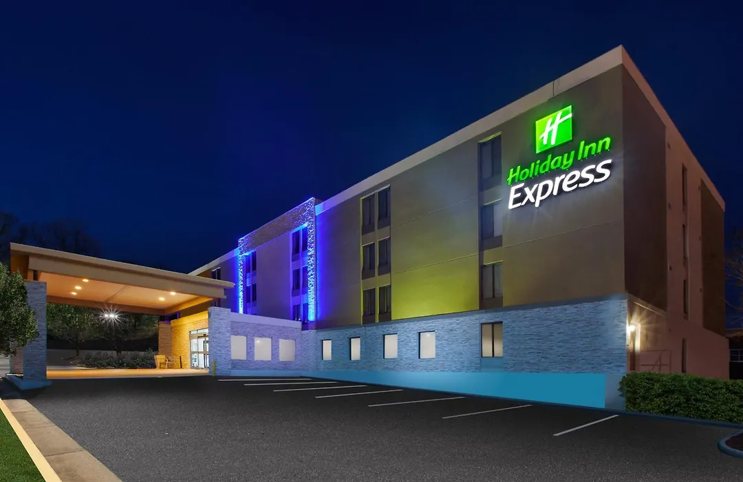 Holiday Inn Express Fairfax-Arlington Boulevard By Ihg-1