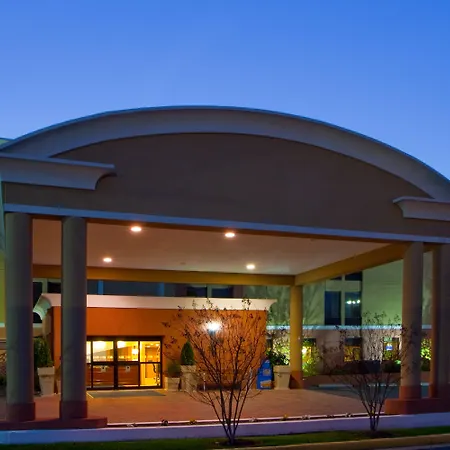 Holiday Inn Express Fairfax-Arlington Boulevard By Ihg-3