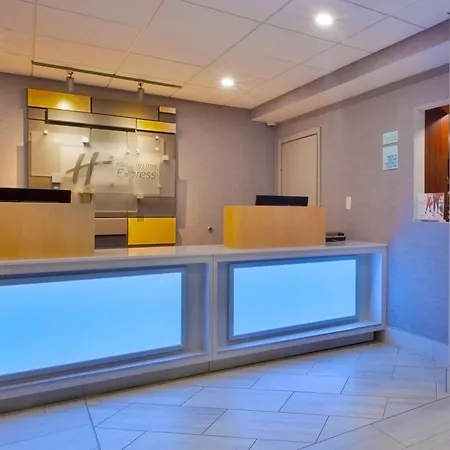 Holiday Inn Express Fairfax-Arlington Boulevard By Ihg-2